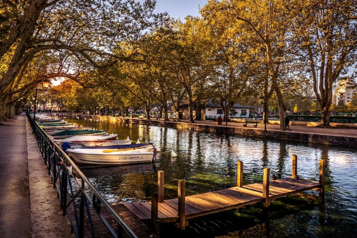 Golden Beach Parking Proche Du Lac Annecy Esterno foto