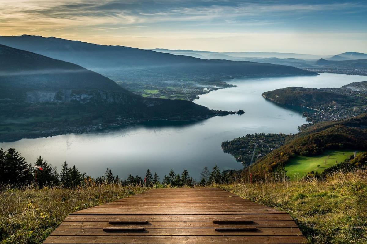 Golden Beach Parking Proche Du Lac Annecy Esterno foto